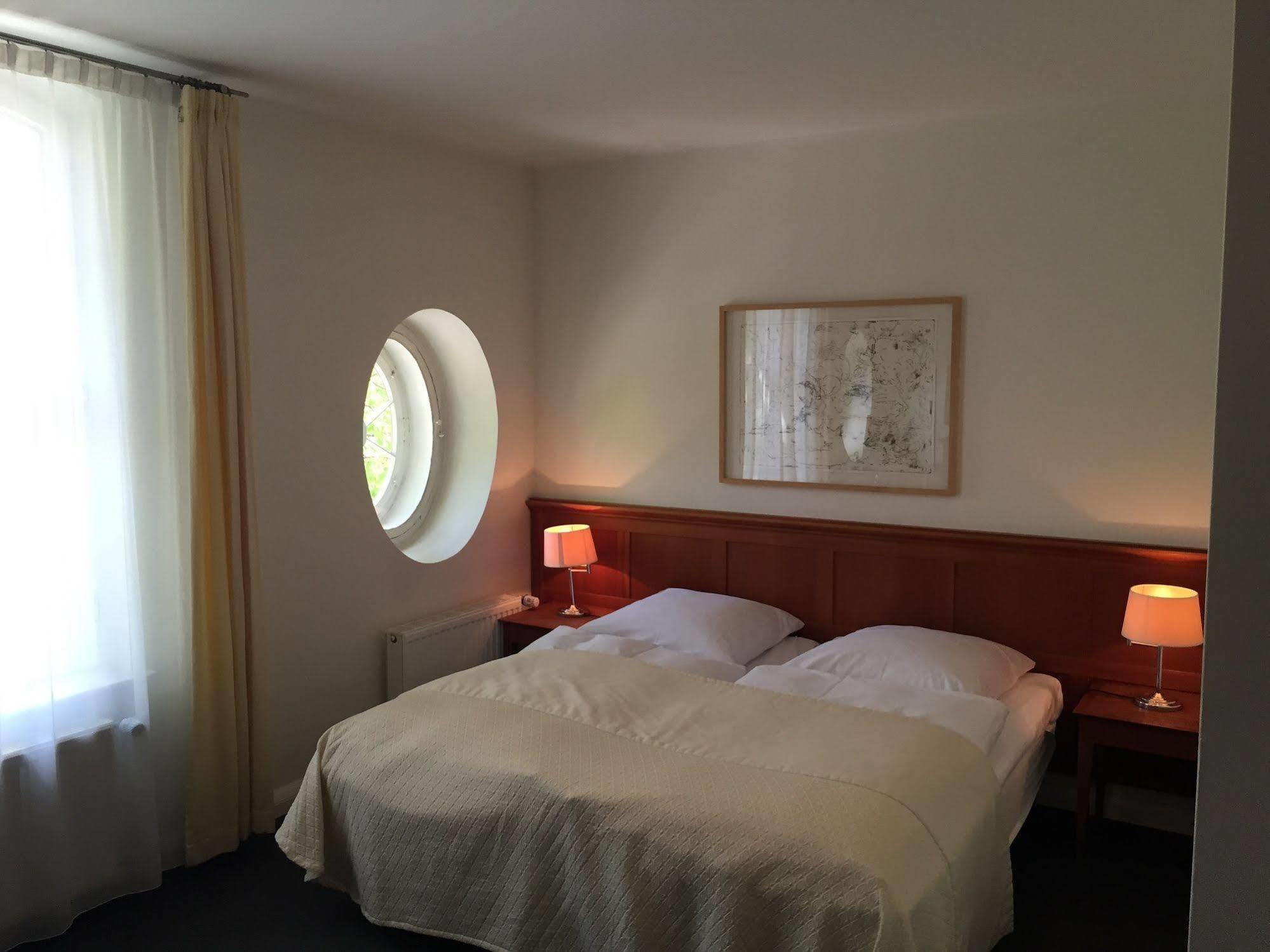 Hotel Vierseithof Luckenwalde Eksteriør billede