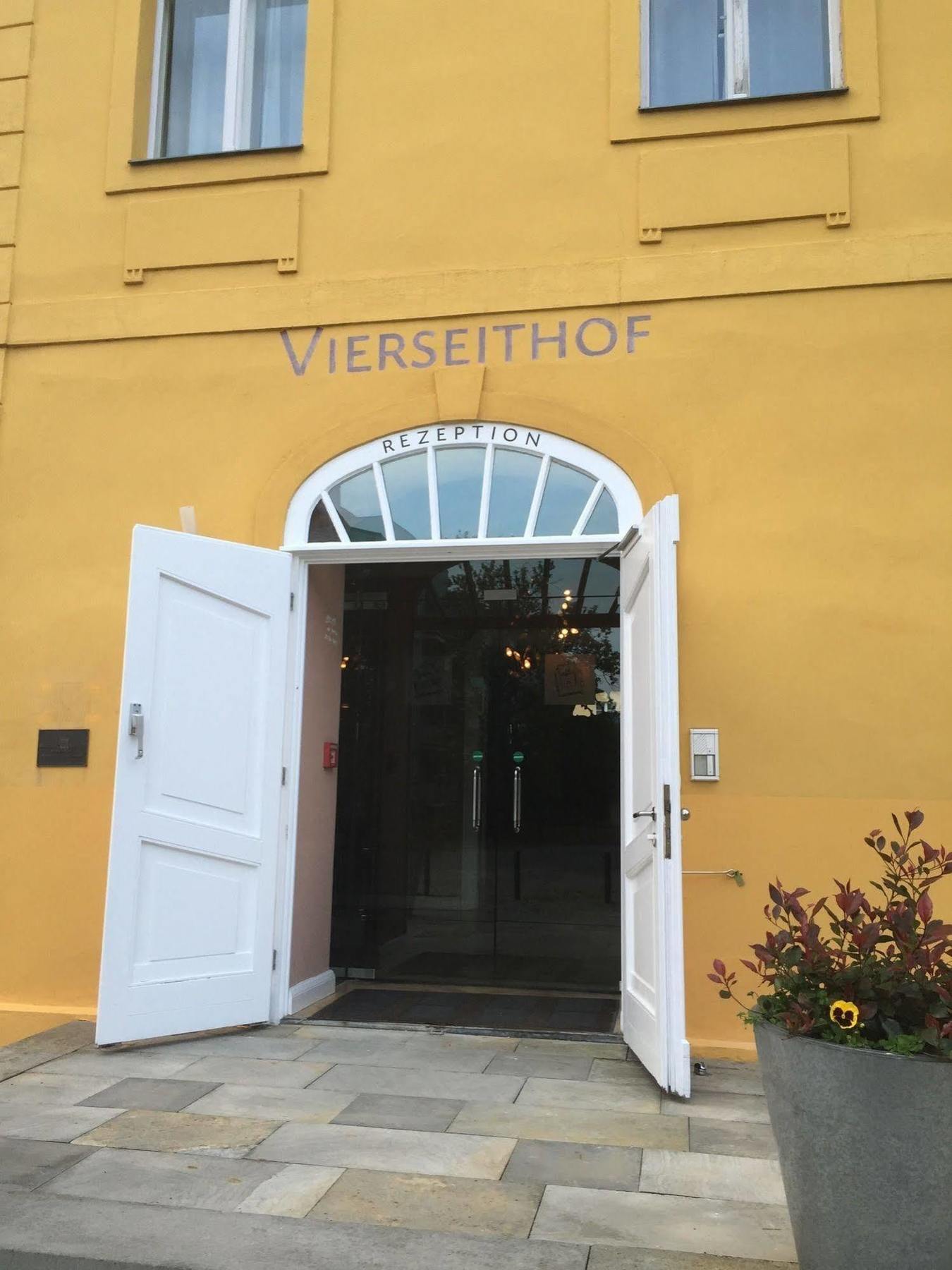 Hotel Vierseithof Luckenwalde Eksteriør billede